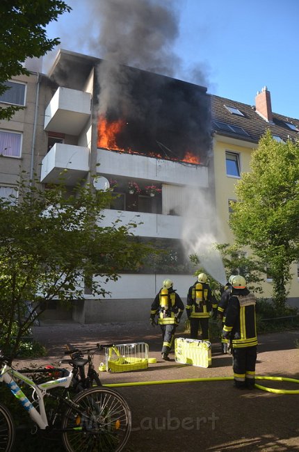 Feuer 2 Koeln Hoehenberg Muenchnerstr P048.JPG
